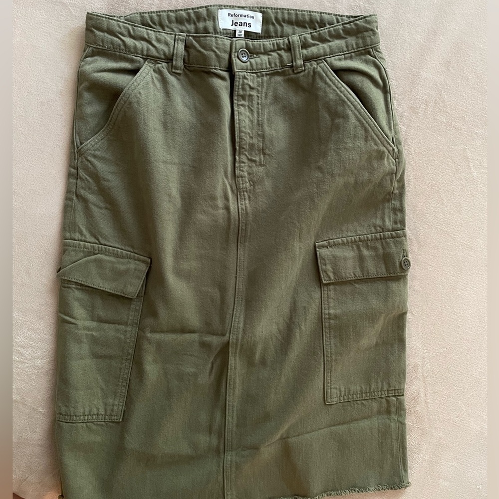 Reformation Maggie midi cargo skirt